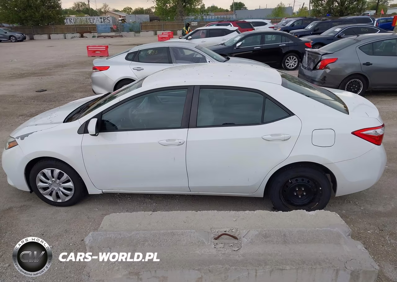 2016 Toyota Corolla Le VIN:5YFBURHE3GP462845 - 13