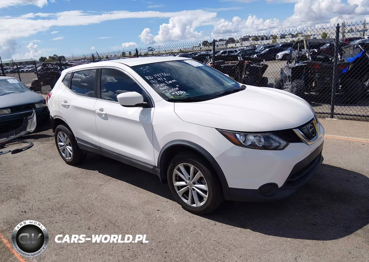 2018 Nissan Rogue Sport S – zdjęcie 1 z 17