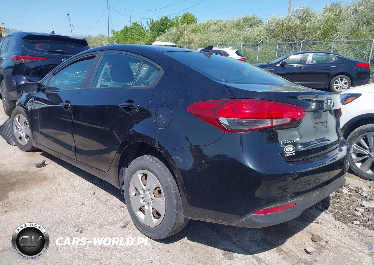 2017 Kia Forte Lx VIN:3KPFL4A7XHE062996 - 3