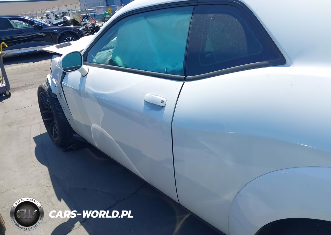 2019 Dodge Challenger R-T Scat Pack Widebody VIN:2C3CDZFJ1KH691354 - 15