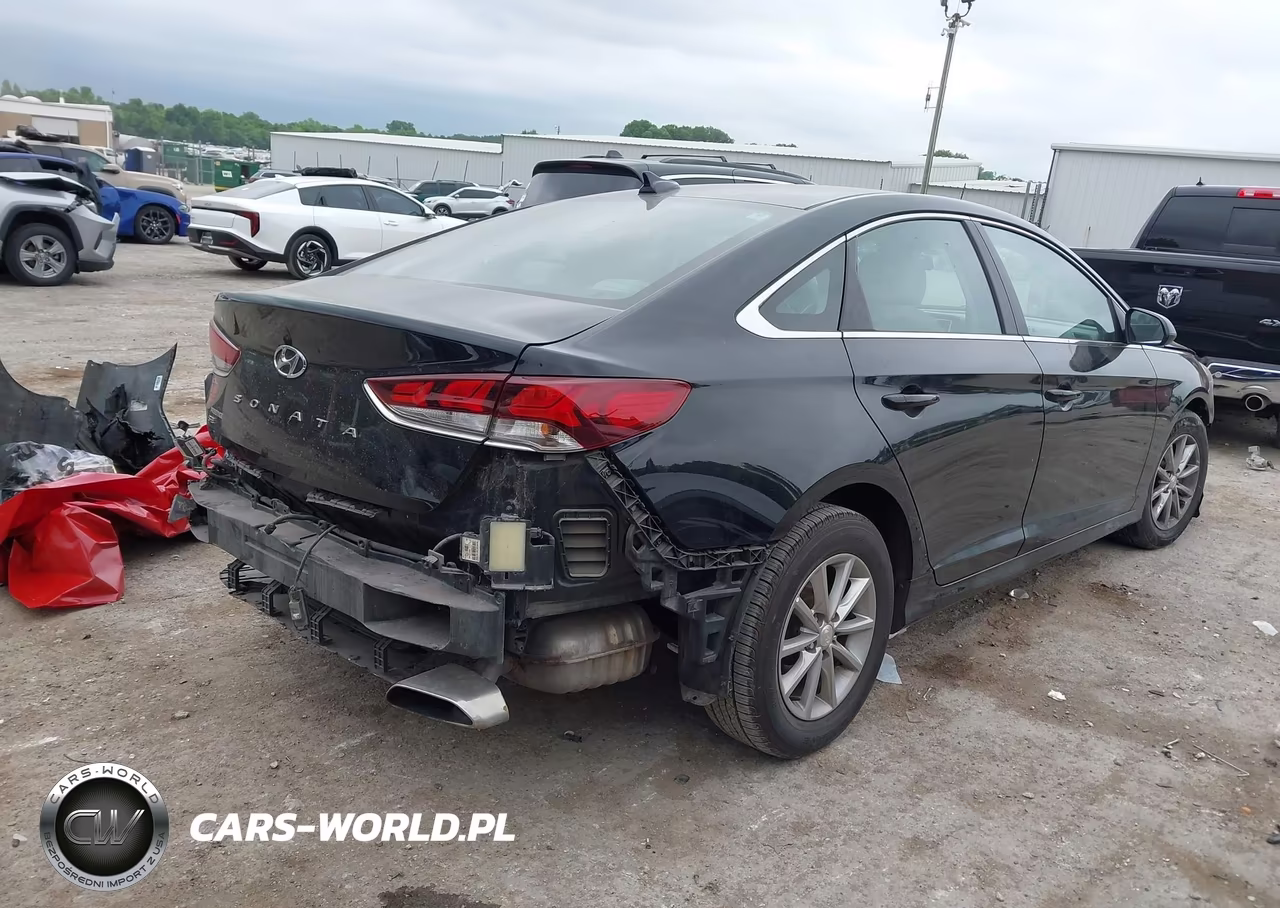 2018 Hyundai Sonata Se VIN:5NPE24AF2JH623800 - 4