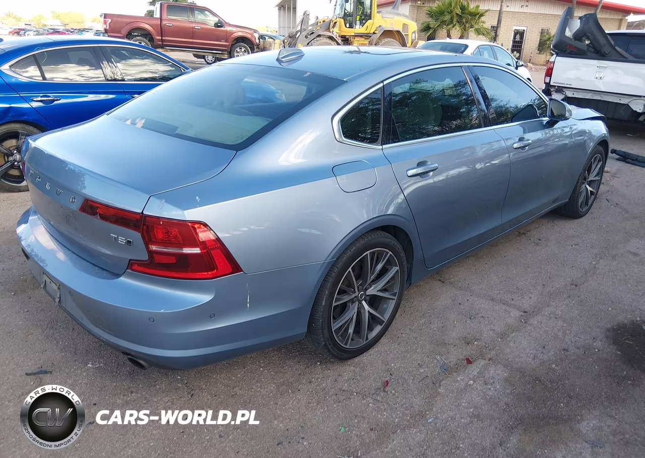 2018 Volvo S90 T5 Momentum VIN:LVY982MK8JP034910 - 4