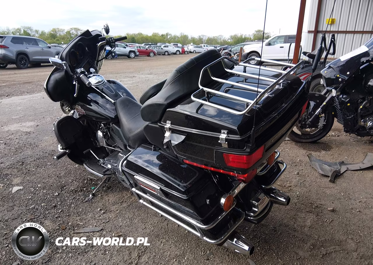 2006 Harley-Davidson Flhtcui VIN:1HD1FCW106Y632784 - 3