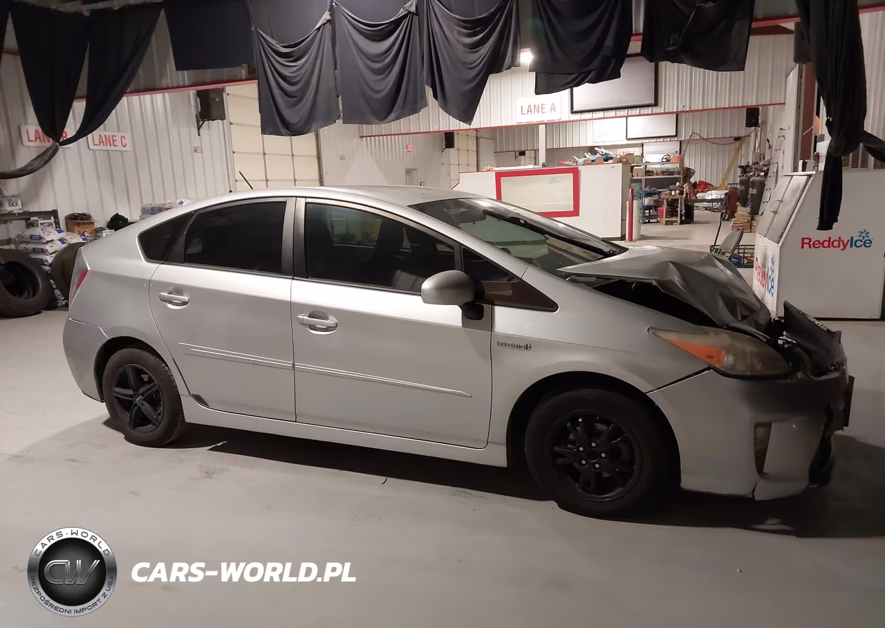 2013 Toyota Prius Three VIN:JTDKN3DU4D5593704 - 13