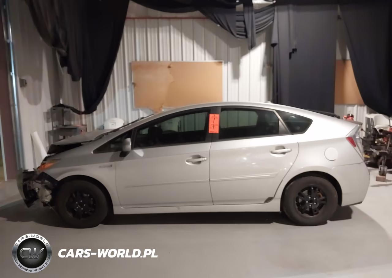 2013 Toyota Prius Three VIN:JTDKN3DU4D5593704 - 14
