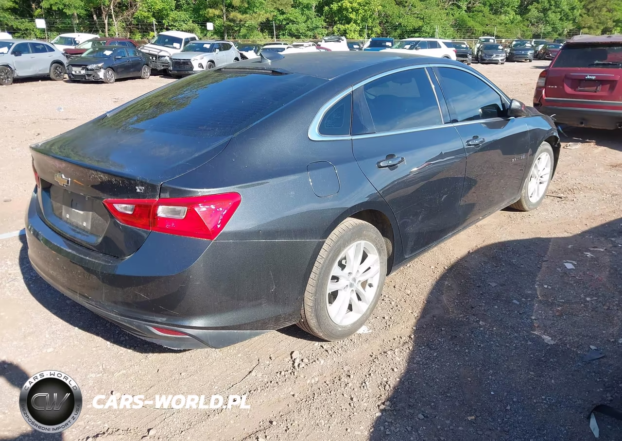 2017 Chevrolet Malibu 1Lt VIN:1G1ZE5ST3HF104853 - 4