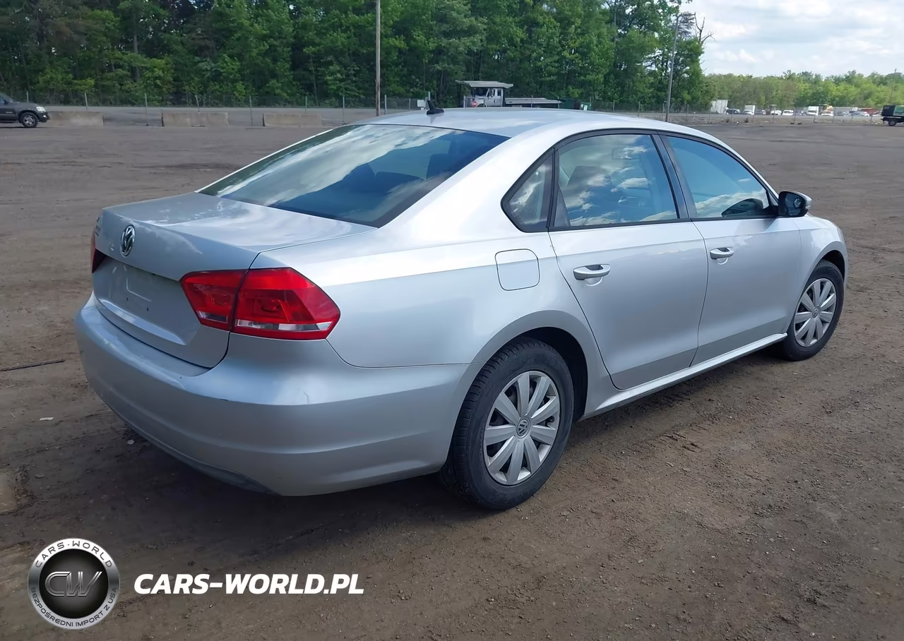 2013 Volkswagen Passat 2.5L S VIN:1VWAP7A30DC072576 - 4
