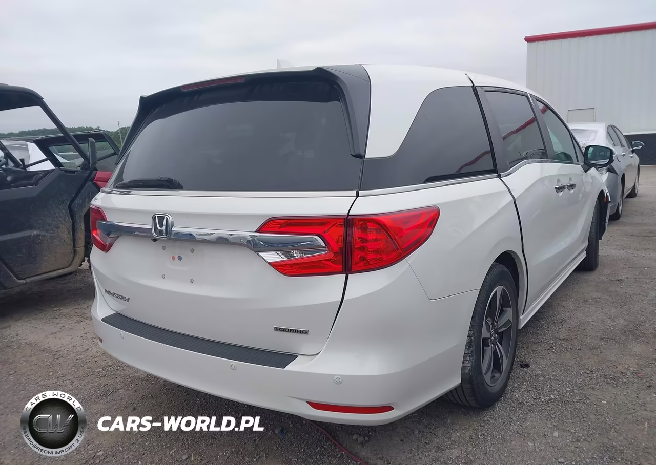 2020 Honda Odyssey Touring VIN:5FNRL6H89LB024198 - 4