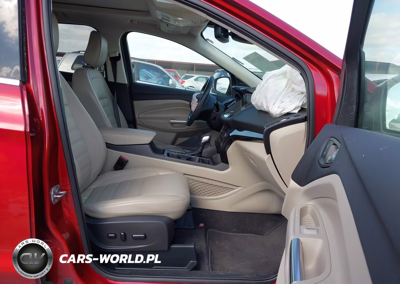 2019 Ford Escape Titanium VIN:1FMCU0J94KUC52954 - 5