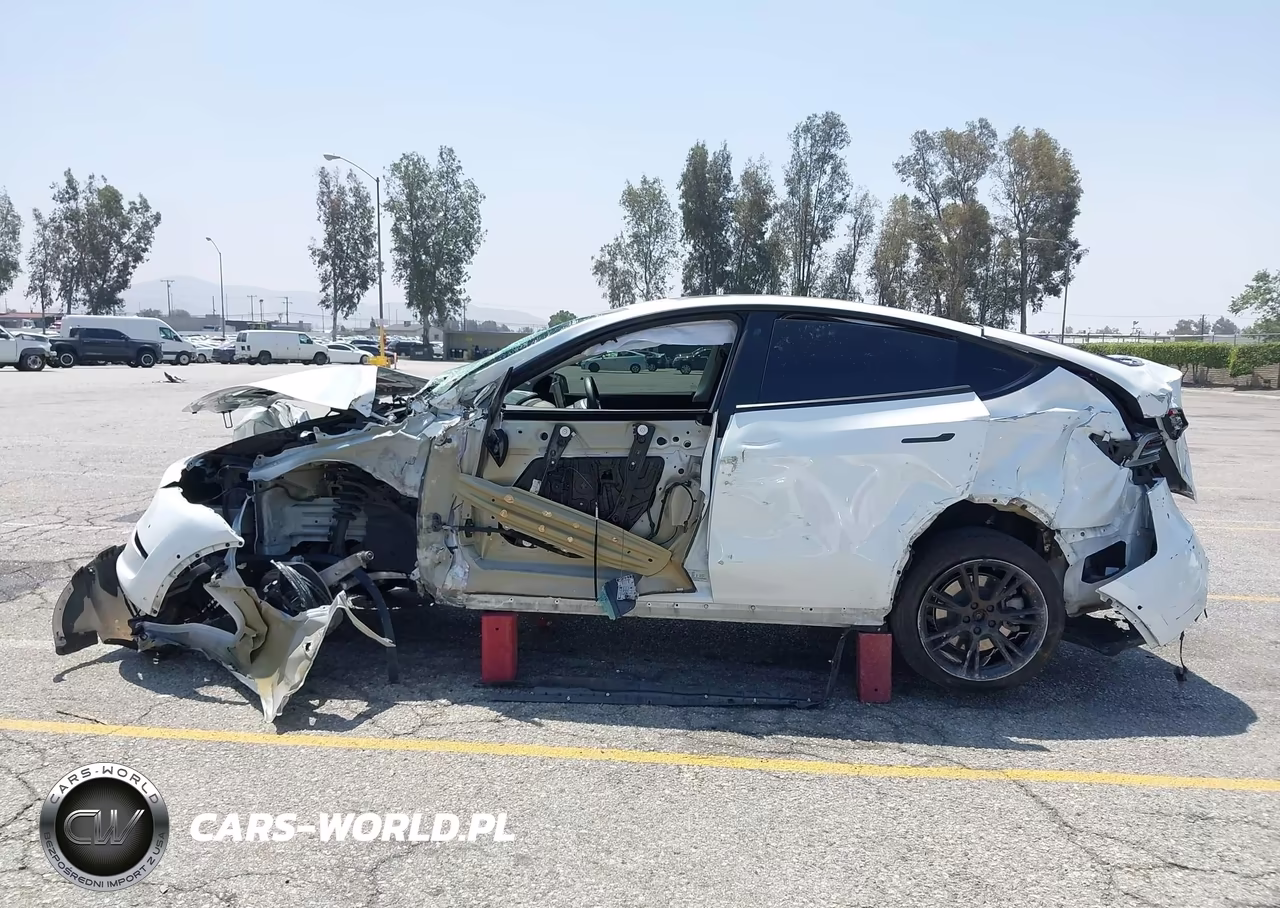 2021 Tesla Model Y Long Range Dual Motor All-Wheel Drive VIN:5YJYGDEE0MF306343 - 13