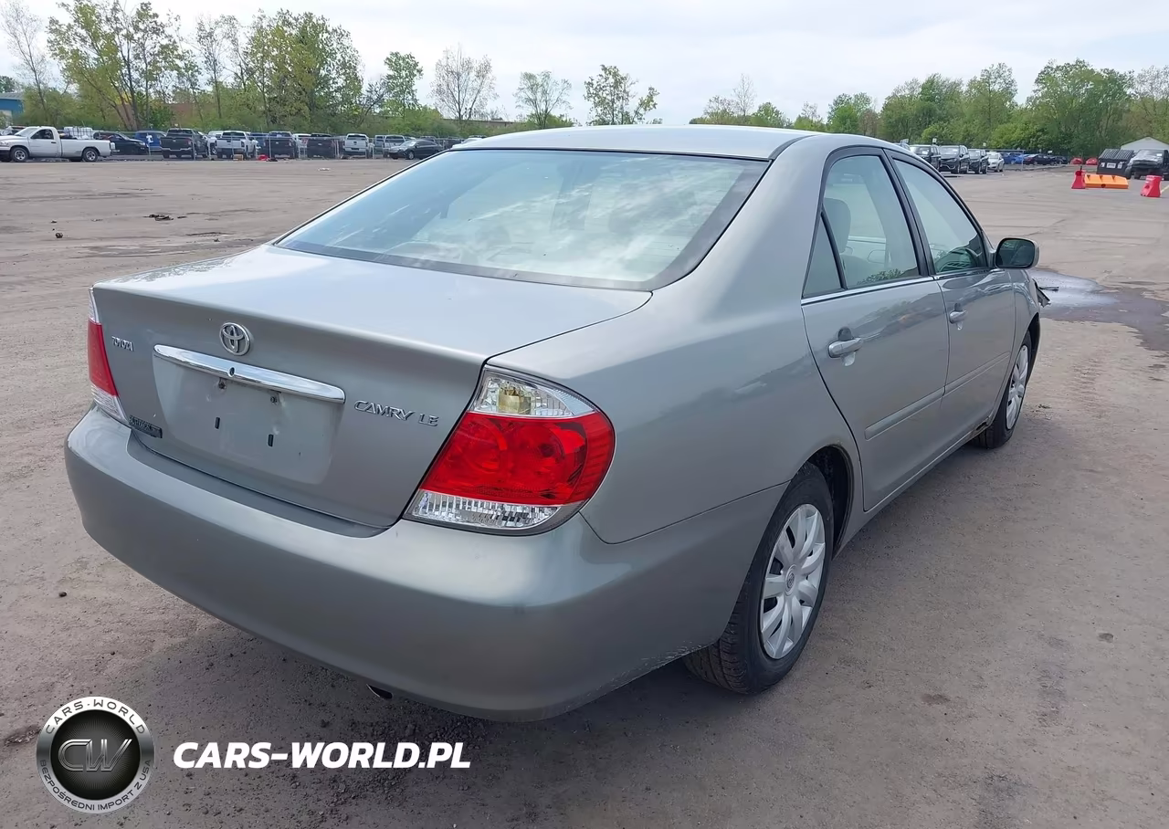 2005 Toyota Camry Le VIN:4T1BE32KX5U602927 - 4