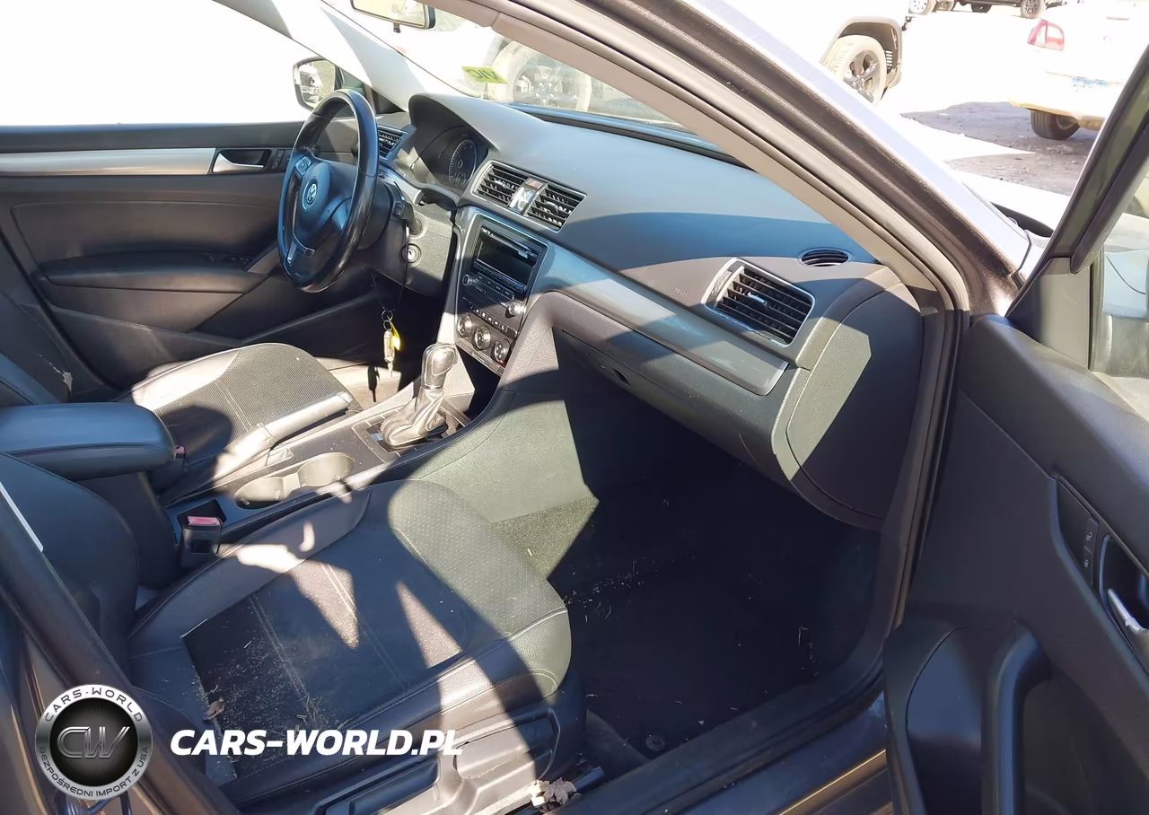 2014 Volkswagen Passat 1.8T Wolfsburg Edition VIN:1VWAT7A38EC084133 - 5