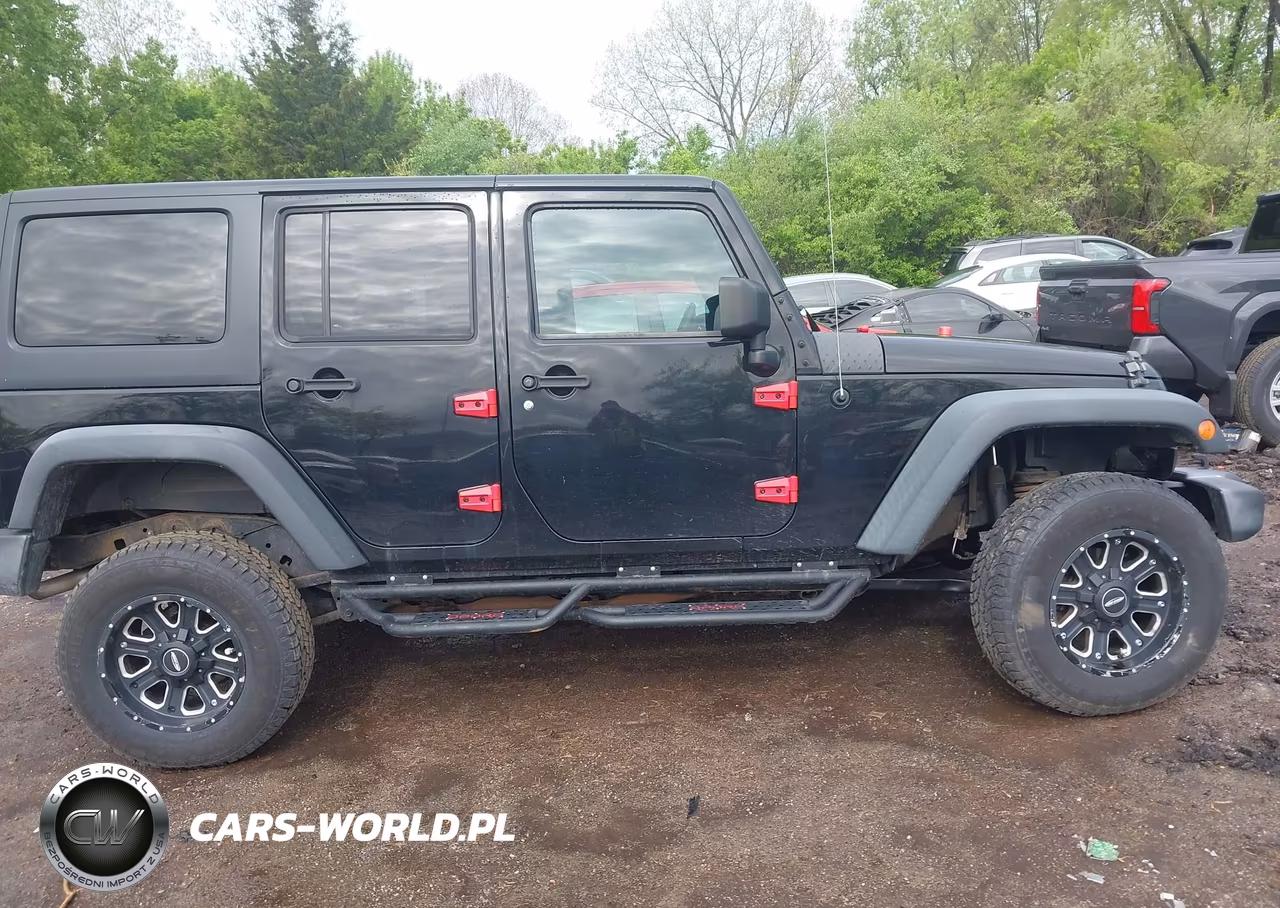 2016 Jeep Wrangler Unlimited Sport VIN:1C4BJWDG2GL141970 - 13
