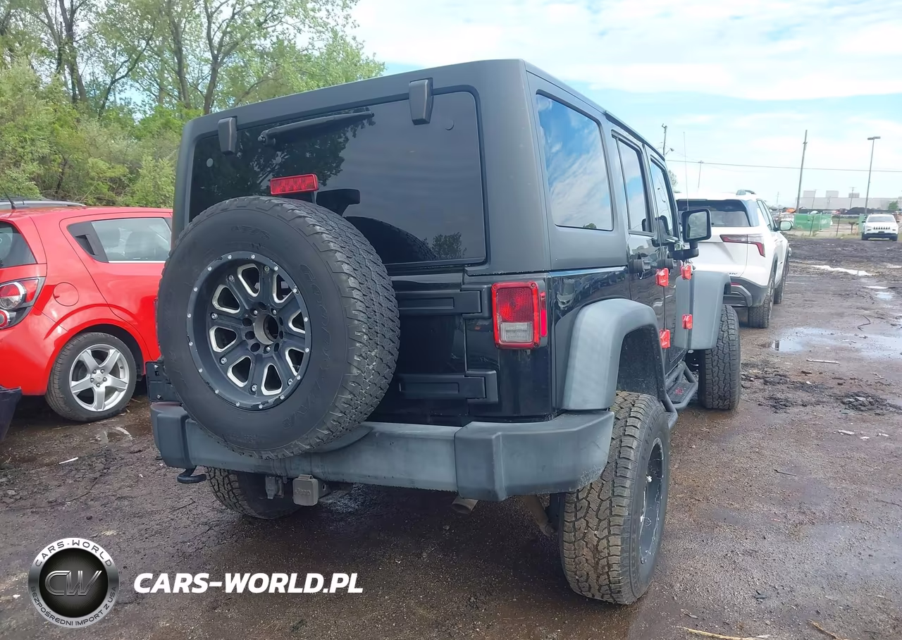2016 Jeep Wrangler Unlimited Sport VIN:1C4BJWDG2GL141970 - 4