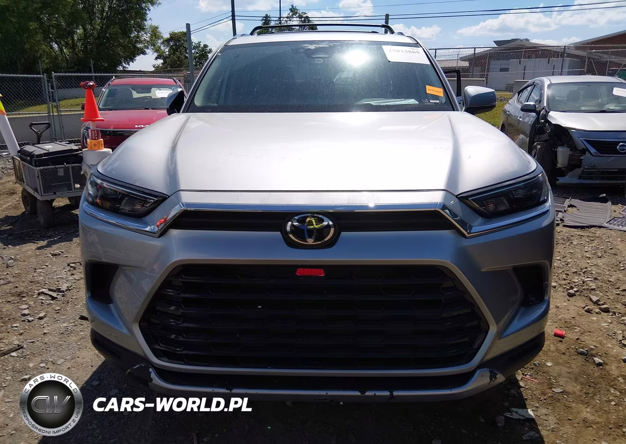 2026 Toyota Grand Highlander Xle VIN:5TDAAAB59TS118694 - 13