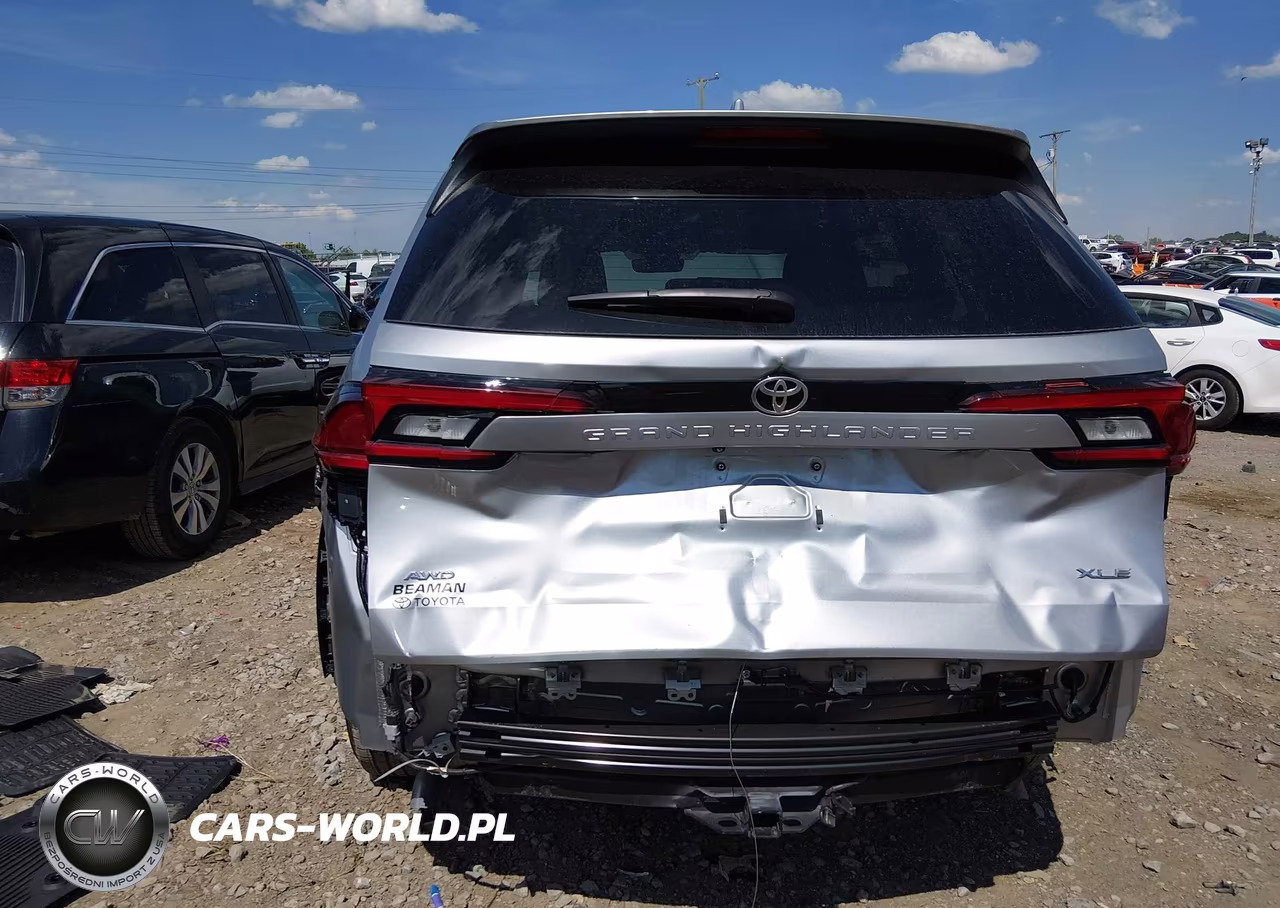 2026 Toyota Grand Highlander Xle VIN:5TDAAAB59TS118694 - 6