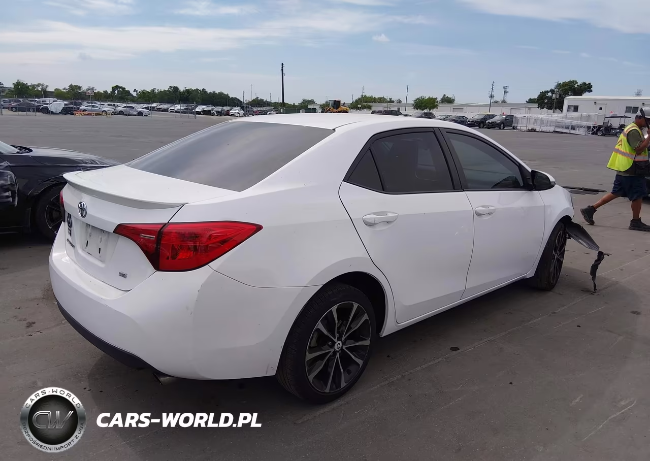2018 Toyota Corolla Se VIN:2T1BURHE5JC103715 - 4