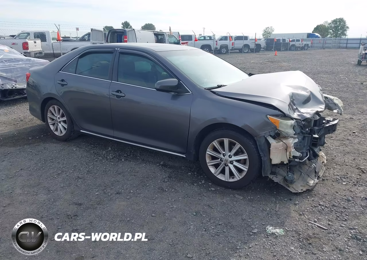 2014 Toyota Camry Xle V6 – zdjęcie 1 z 16
