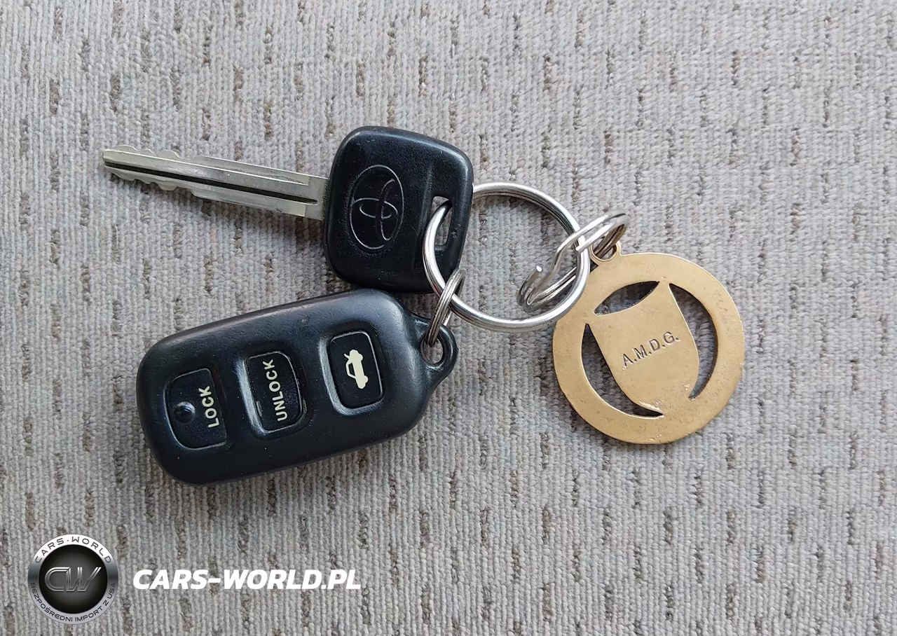 2002 Toyota Camry Le VIN:4T1BE32K92U590104 - 11