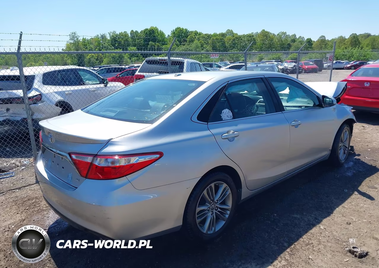 2017 Toyota Camry Se VIN:4T1BF1FK1HU622810 - 4