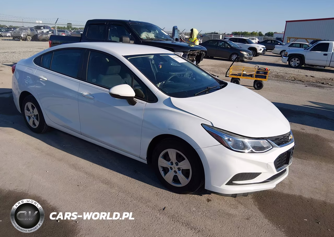 2018 Chevrolet Cruze Ls Auto – zdjęcie 1 z 17