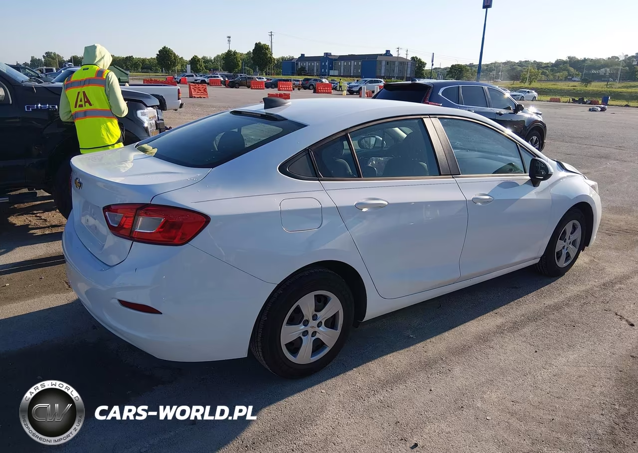 2018 Chevrolet Cruze Ls Auto VIN:1G1BC5SM2J7202563 - 4