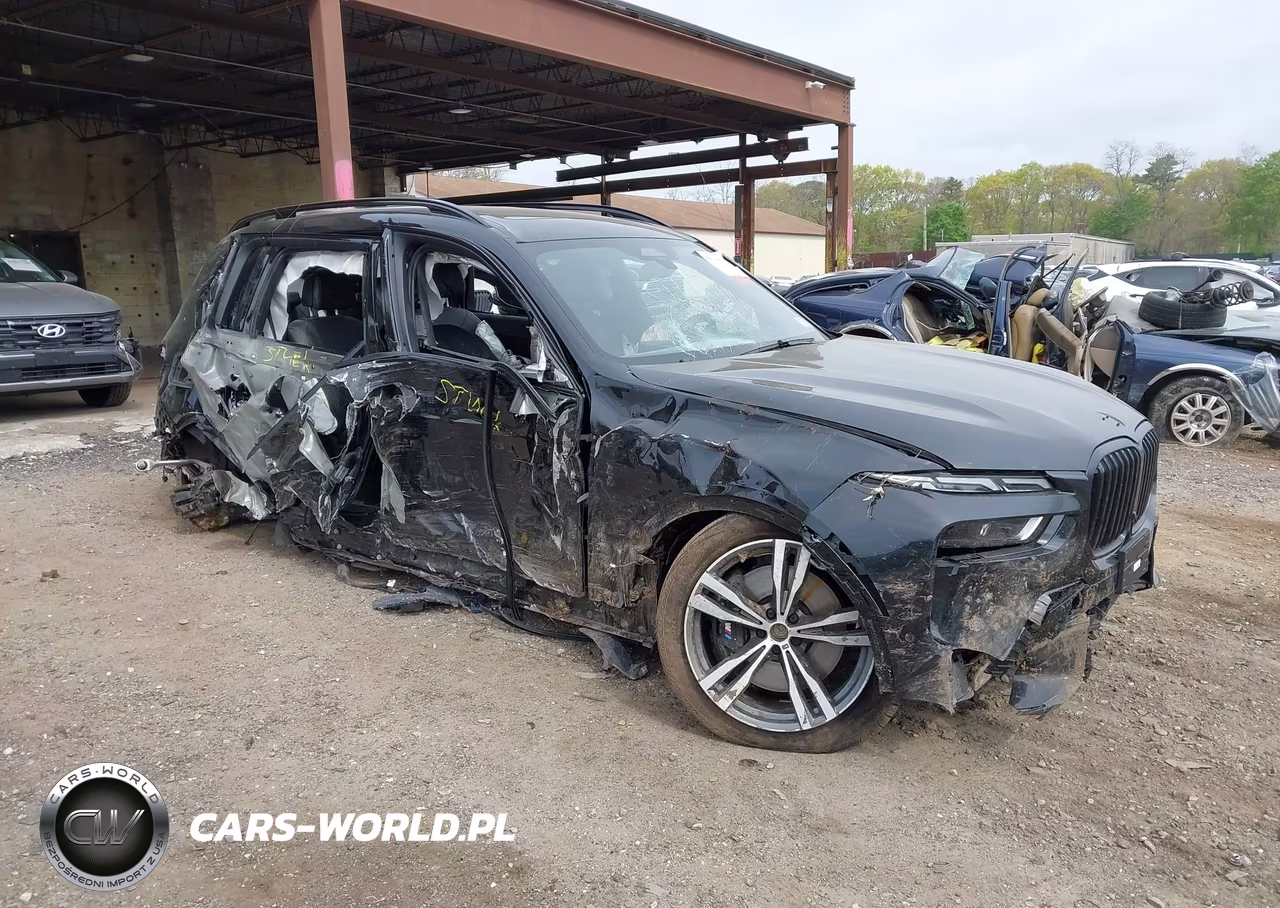 2026 BMW X7 xDrive40I – zdjęcie 1 z 17