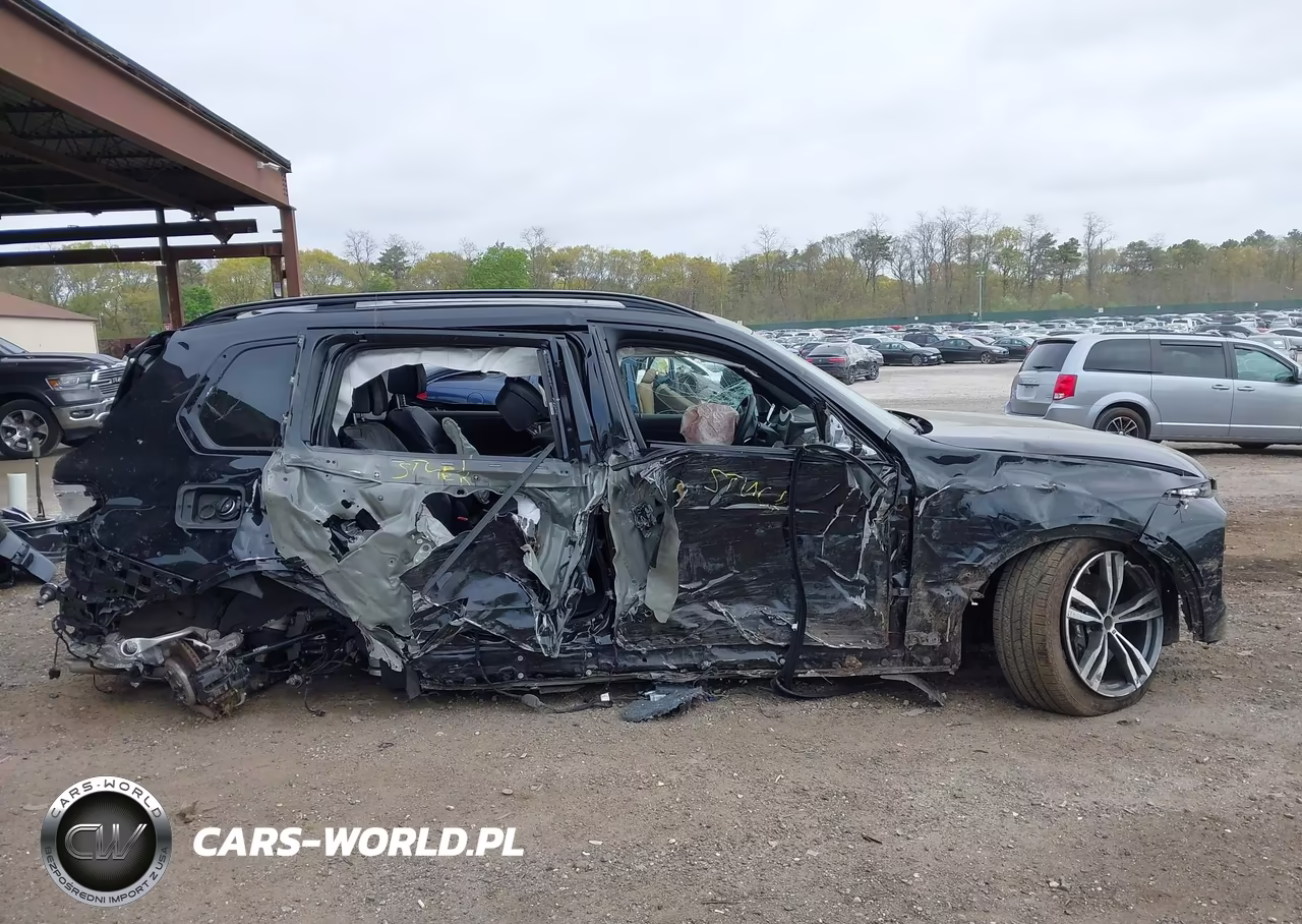 2026 BMW X7 xDrive40I VIN:5UX23EM02T9106181 - 14