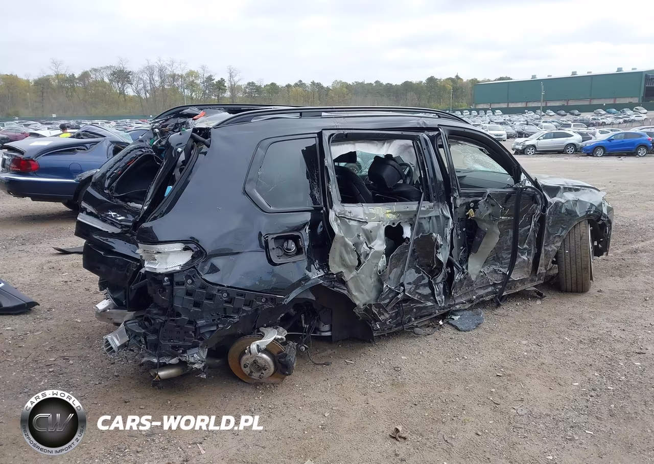 2026 BMW X7 xDrive40I VIN:5UX23EM02T9106181 - 4