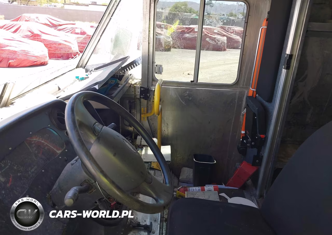 2017 Ford F-59 Commercial Stripped VIN:1F65F5KY6H0A04637 - 6