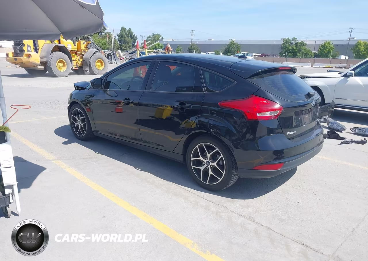 2018 Ford Focus Sel VIN:1FADP3M21JL285453 - 3