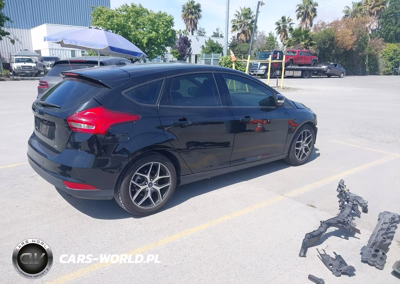 2018 Ford Focus Sel VIN:1FADP3M21JL285453 - 4