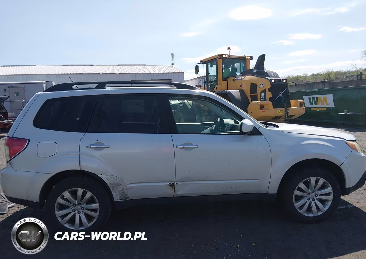 2013 Subaru Forester 2.5X Premium VIN:JF2SHACC5DH442228 - 13