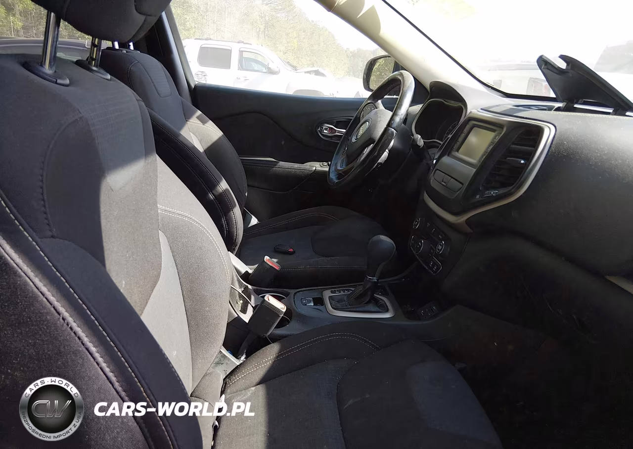2017 Jeep Cherokee Latitude Fwd VIN:1C4PJLCB7HW549763 - 5