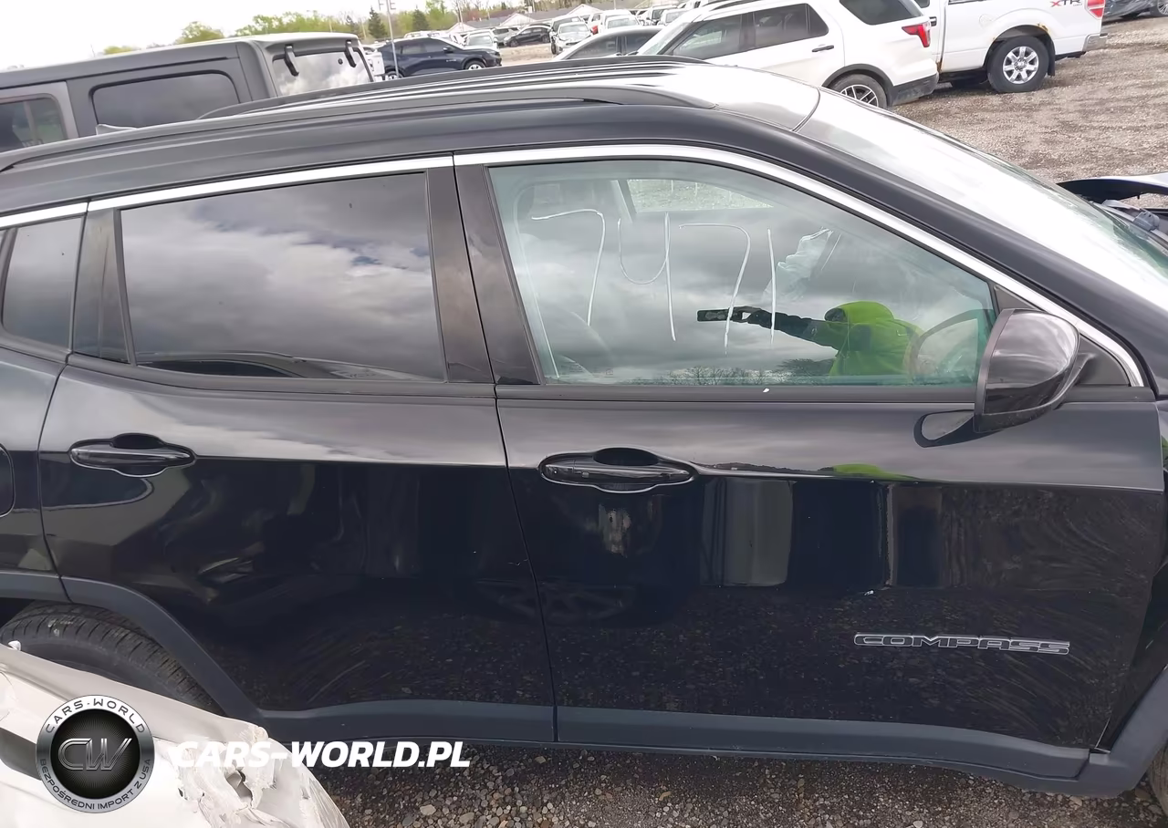 2019 Jeep Compass Latitude 4X4 VIN:3C4NJDBB3KT742326 - 13