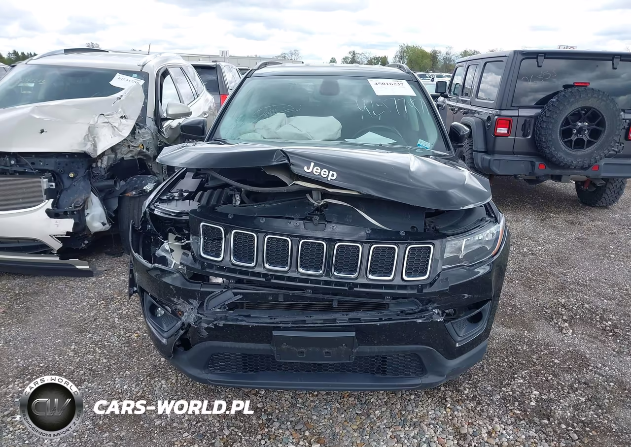 2019 Jeep Compass Latitude 4X4 VIN:3C4NJDBB3KT742326 - 6