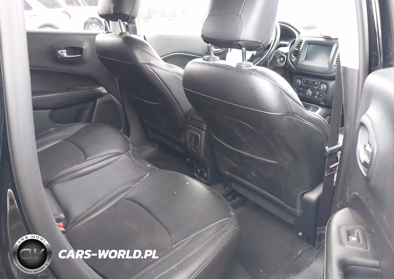2019 Jeep Compass Latitude 4X4 VIN:3C4NJDBB3KT742326 - 8
