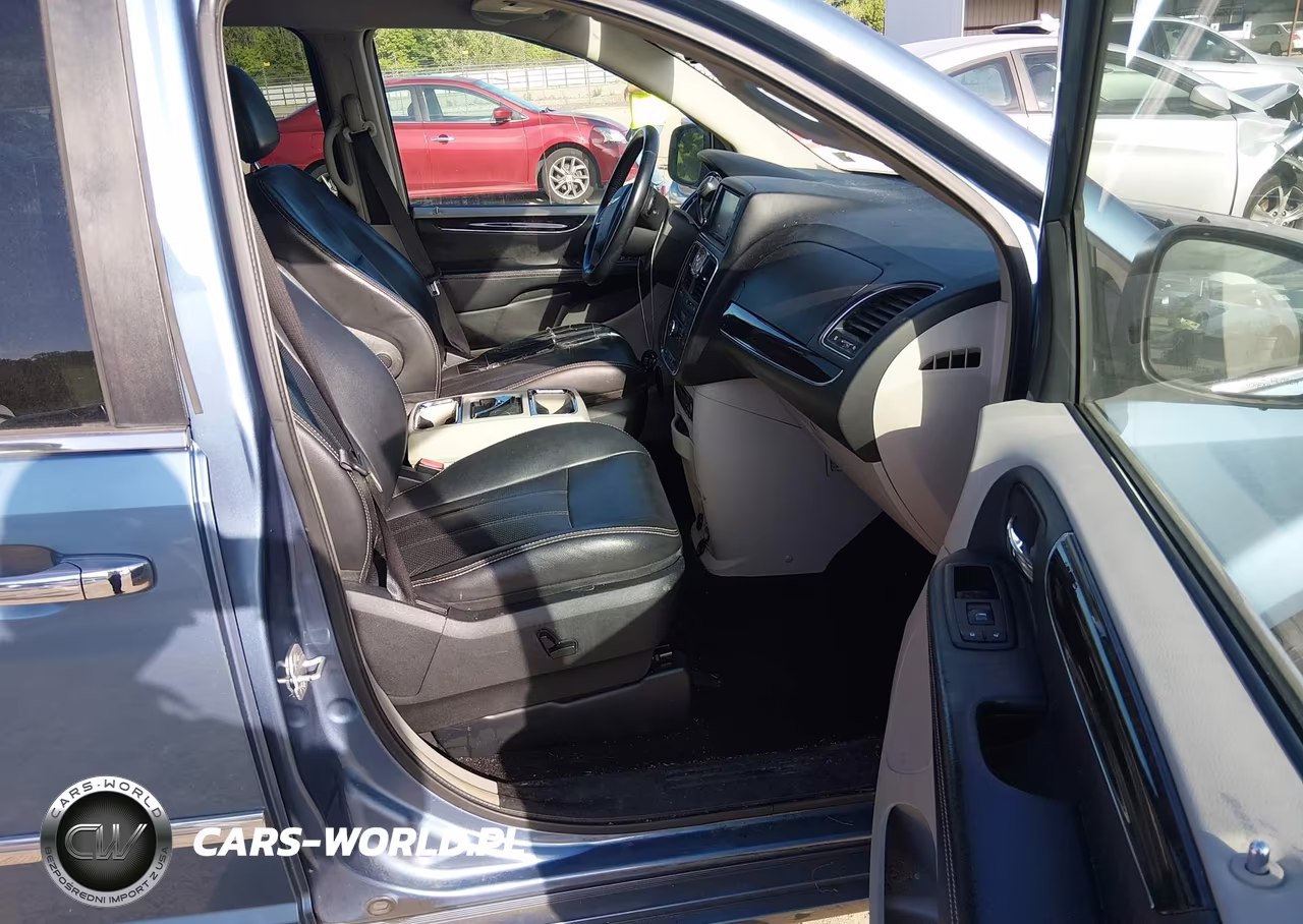 2012 Chrysler Town & Country Touring-L VIN:2C4RC1CGXCR134067 - 5