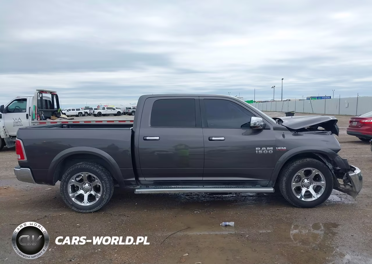 2015 Ram 1500 Laramie VIN:1C6RR6NT3FS512682 - 13