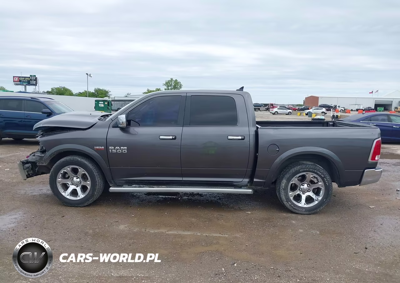 2015 Ram 1500 Laramie VIN:1C6RR6NT3FS512682 - 14