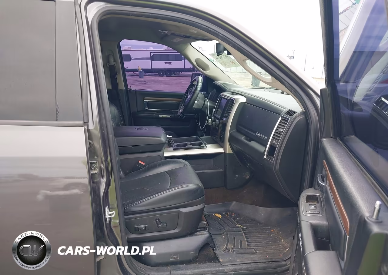 2015 Ram 1500 Laramie VIN:1C6RR6NT3FS512682 - 5