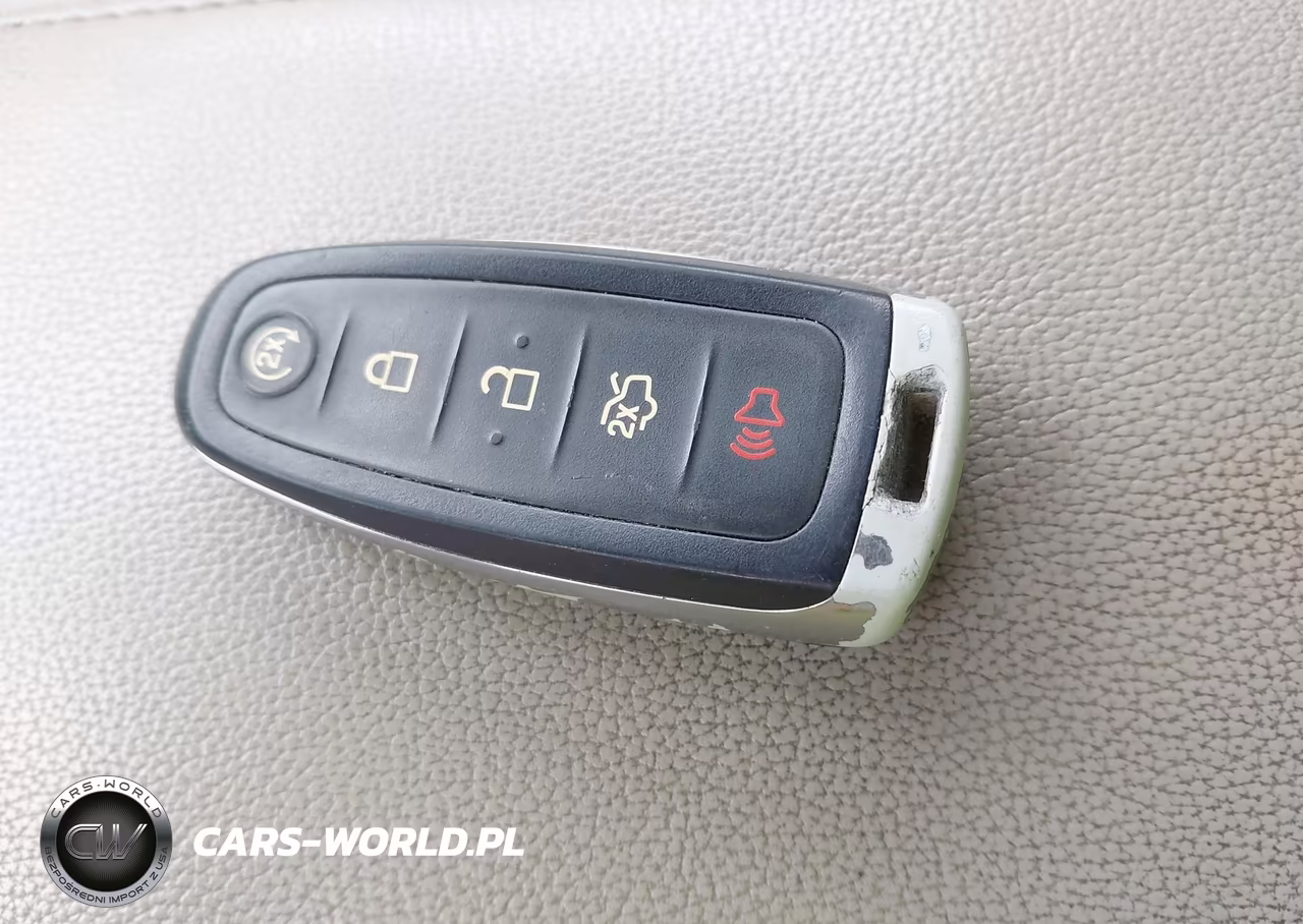 2019 Ford Escape Titanium VIN:1FMCU0J9XKUB83056 - 11