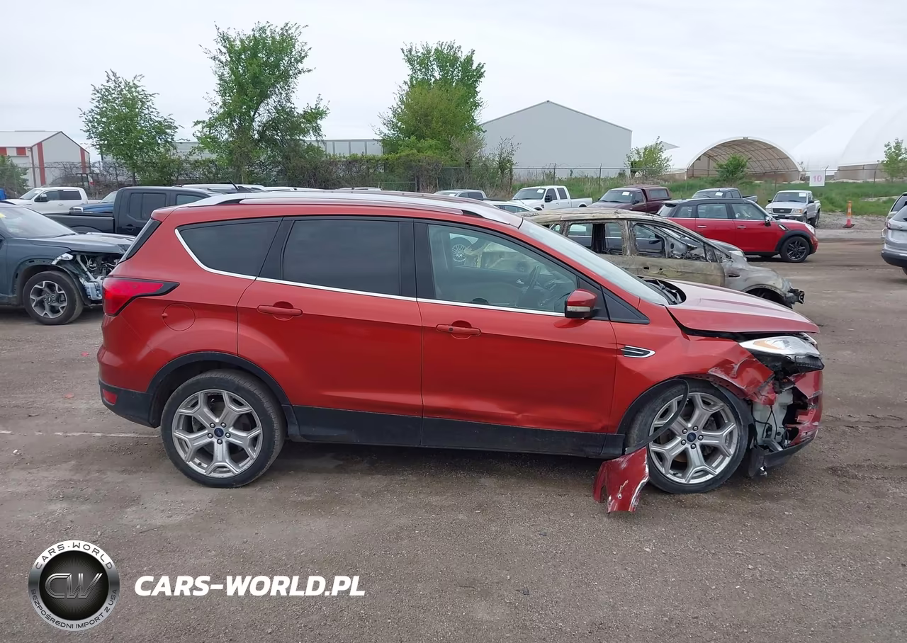 2019 Ford Escape Titanium VIN:1FMCU0J9XKUB83056 - 13