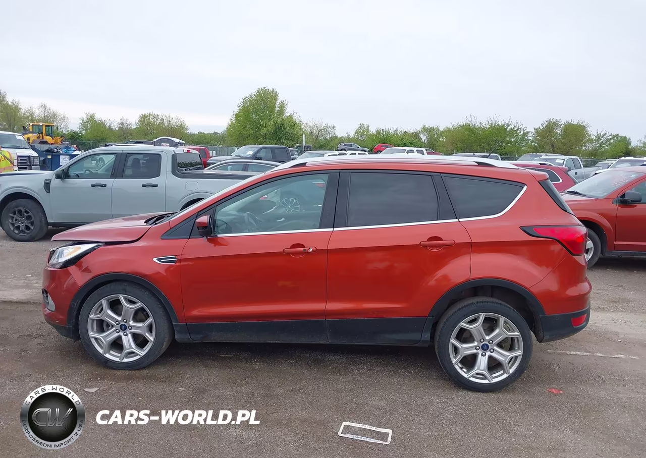 2019 Ford Escape Titanium VIN:1FMCU0J9XKUB83056 - 14