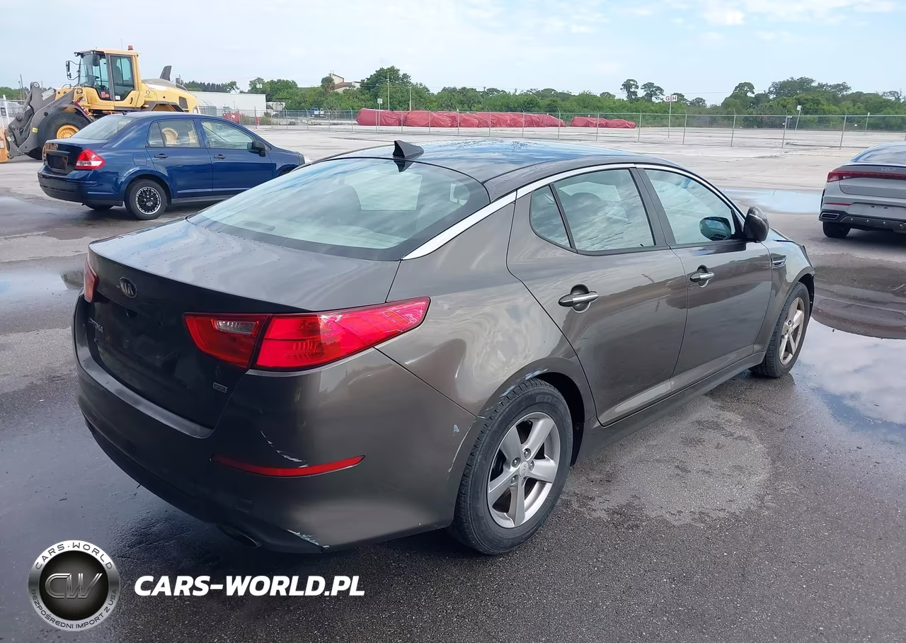 2015 Kia Optima Lx VIN:5XXGM4A79FG393462 - 4