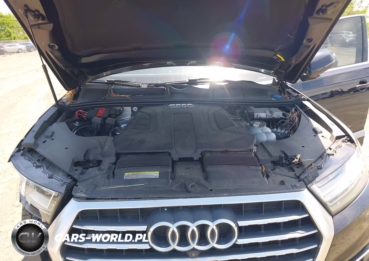 2018 Audi Q7 3.0T Premium VIN:WA1LAAF75JD014498 - 10