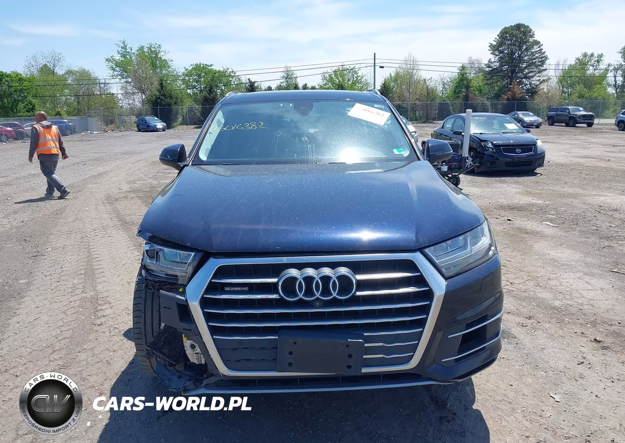 2018 Audi Q7 3.0T Premium VIN:WA1LAAF75JD014498 - 12