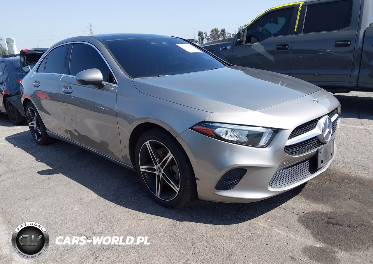 2019 Mercedes-Benz A 220