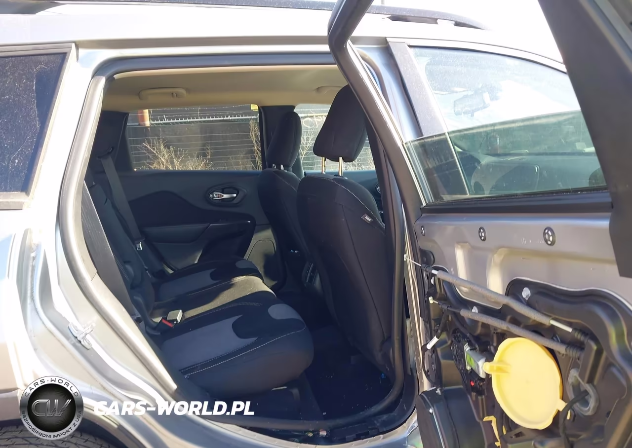 2016 Jeep Cherokee Sport VIN:1C4PJLABXGW287917 - 8