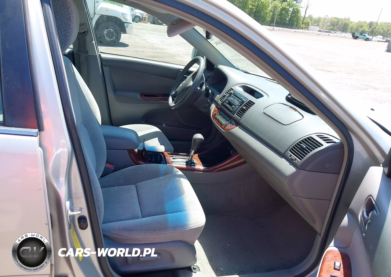 2003 Toyota Camry Xle VIN:4T1BE30K53U246516 - 5